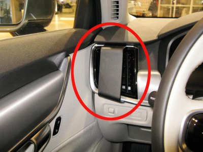 Mobilhållare Volvo V90 från 2016- och framåt