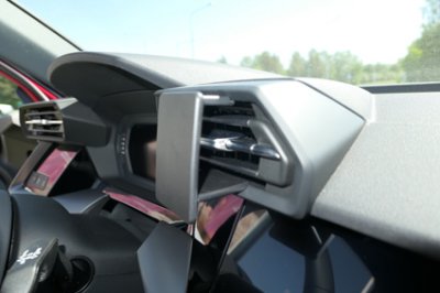 Mobilhållare Audi A3 från årsmodell 2021-