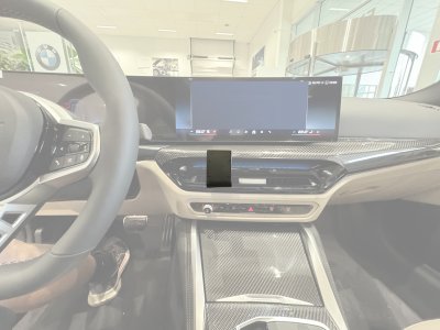 Mobilhållare BMW 3-serie från 2025-