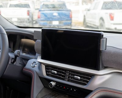 Mobilhållare Ford Explorer 2024- | Montering till vänster om mittskärm