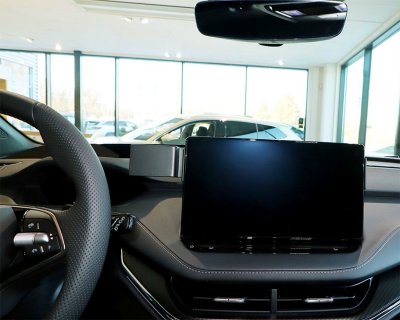 Mobilhållare till Skoda Enyaq från 2021- | För montering till vänster om mittskärmen