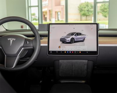Mobilhållare Tesla Model Y från 2020- | Montering till vänster om bildskärm