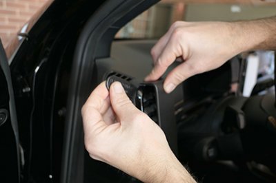 Mobilhållare Ford Ranger från 2023- | För montering till vänster