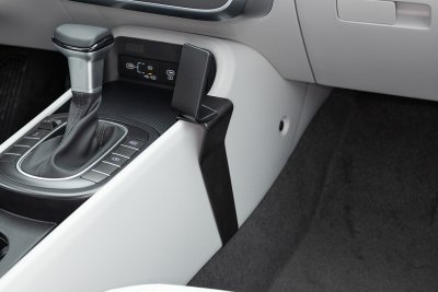 Mobilhållare Hyundai KONA från 2023- och framåt