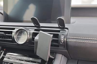 Mobilhållare Lexus IS från 2022-
