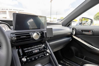 Mobilhållare Lexus IS från 2022-