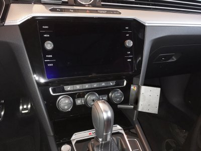Mobilhållare Volkswagen Arteon från 2021- | Montering till höger om mittkonsolen