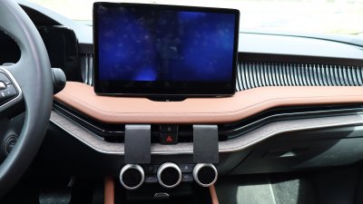 Mobilhållare Skoda Superb 2024-