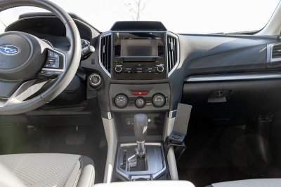 Mobilhållare Subaru Impreza från 2016-2023