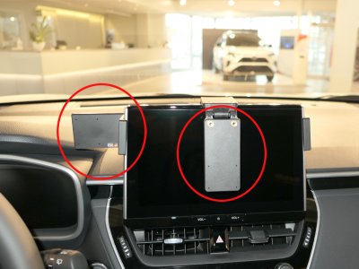 Mobilhållare Toyota Corolla Cross från 2021-