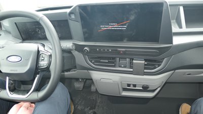 Mobilhållare Volkswagen Caravelle T7 från 2024- och nyare