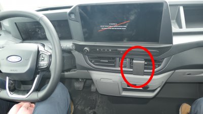 Mobilhållare Volkswagen Transporter T7 från 2024- och nyare