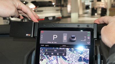 Mobilhållare Proclip till Volvo EX30 från 2024- | För montering till vänster/höger om mittskärmen
