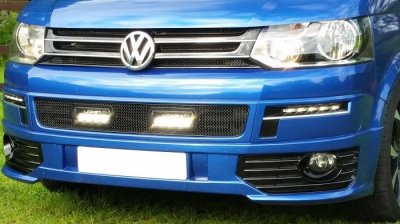 Nedre Grill inkl. 2 Lazer ST-4 till VW Transporter T5 2010-2015