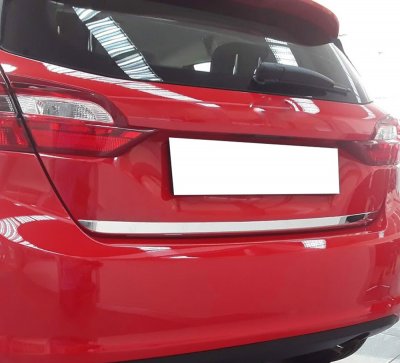 Nedre list på baklucka i Rostfritt stål till Ford Fiesta från årsmodell 2018 och framåt