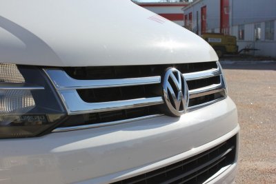 Övre grill i Rostfritt stål till Volkswagen Transporter T5 2010-2015