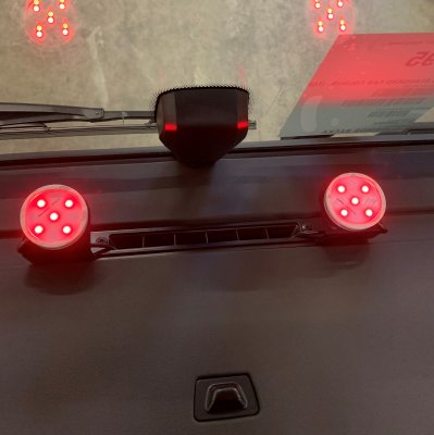 Poppyfäste för framrutan till Volvo FH Version 4 från 2013-2020