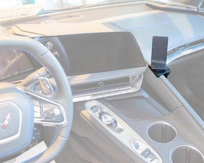 Mobilhållare till Chevrolet Corvette från 2025- | Modellanpassad