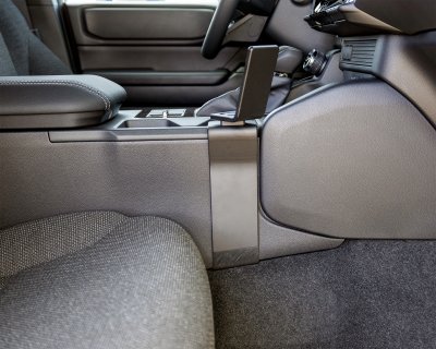 Mobilhållare Toyota Land Cruiser 2024- | Montering till höger på mittkonsol
