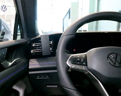 Mobilhållare Volkswagen Tiguan 2024- | För montering till vänster om ratten