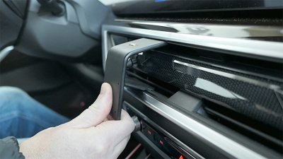 Montering av Proclip mobilhållare till BMW X6 från årsmodell 2024-