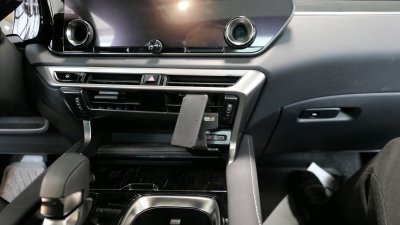 Mobilhållare Lexus RX från 2023- och framåt