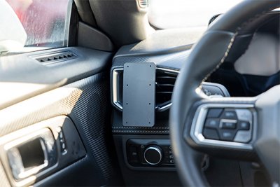 Montering av mobilhållare till Ford Mustang 2024-