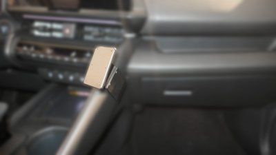 Mobilhållare Toyota C-HR från 2023-