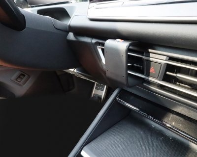 Mobilhållare till Volkswagen Tiguan från 2024-