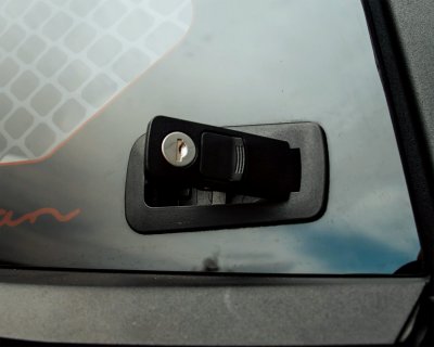 Flakkåpa Isuzu D-Max från 2020-
