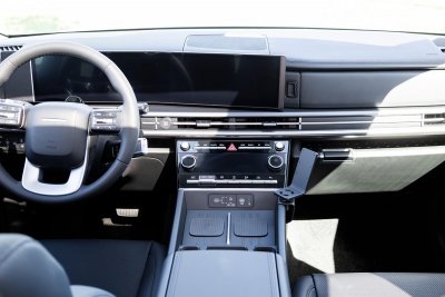 Mobilhållare Hyundai Santa Fe från 2024-