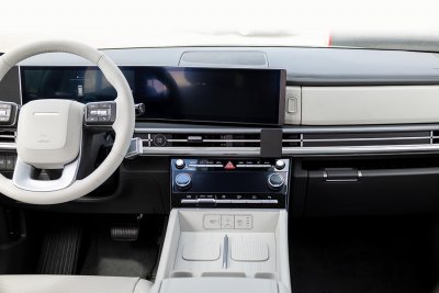 Mobilhållare Hyundai Santa Fe från 2024-