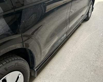 Sidokjolar Ford Tourneo Custom L2 från 2023-