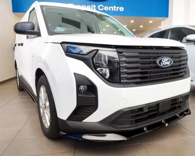 Sidokjolar Ford Transit Courier från 2023-