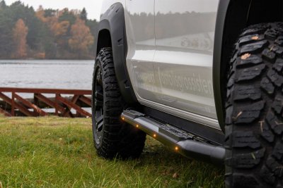 Sidorör Hilux (Toyota) 2016- stegytor