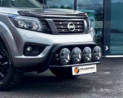 Svart låg frontbåge Nissan Navara från 2016-