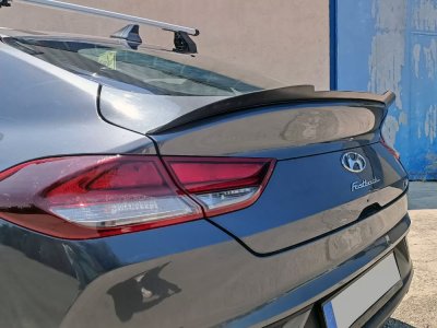 Takvinge Hyundai i30 Fastback från 2017-
