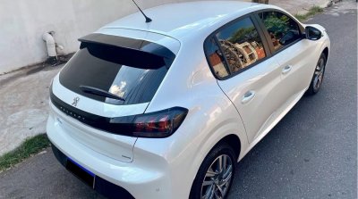 Takvinge Peugeot 208 från 2020-
