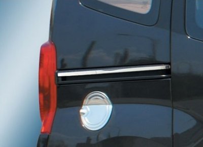 Snyggt högglanspolerat tanklock till Fiat Fiorino från 2008-.
