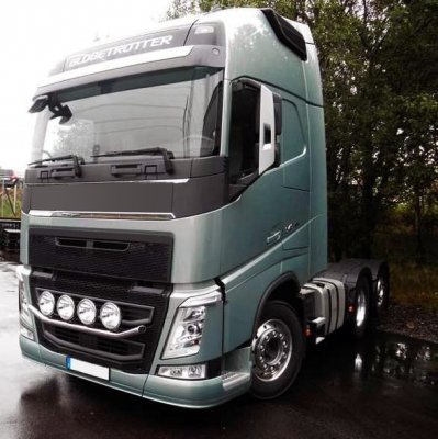 V-bar frontbåge i Rostfritt stål till Volvo FH Version 4