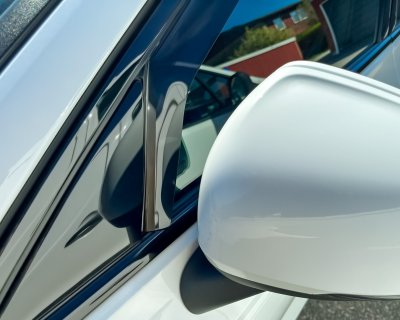Mörktonade vindavvisare Volvo V60 2018-