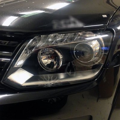 Xenonstrålkastare med LED-DRL till Volkswagen Amarok från 2011-