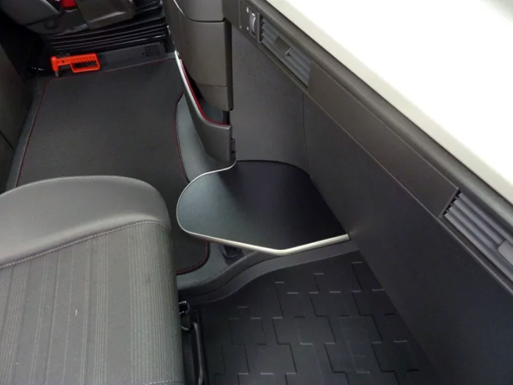 Bord för kaffekokare/kaffemaskin till Volvo FH Version 4/5 från 2013- (Svart, För montering vid instrumentpanelen)