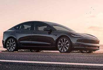 Tesla Model 3 från 2024-
